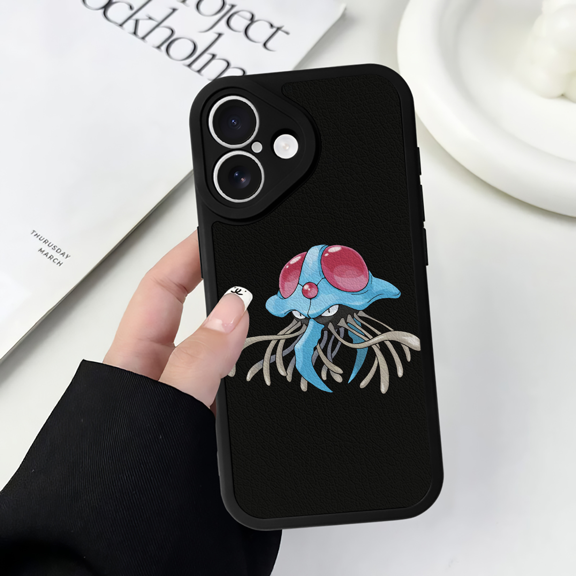 （画像用） ポケットモンスター Pokémon 【iPhone 16シリーズ対応】シリコンスマホケース（レザー調） 材質：シリコン